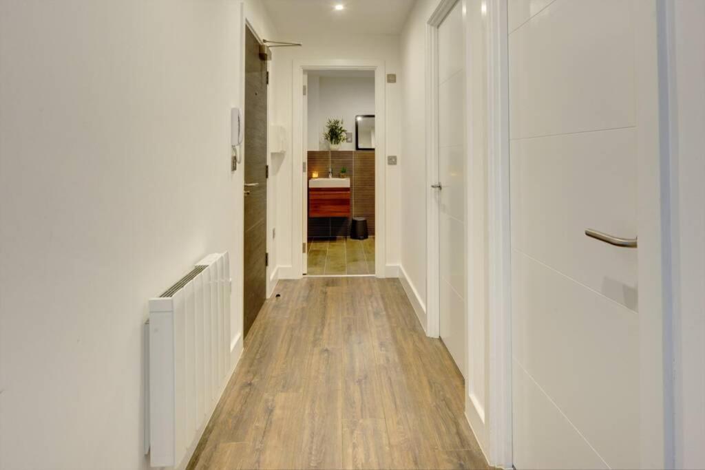 Modern & Stylish 2Br Apartment - Queens House Coventry Exterior photo